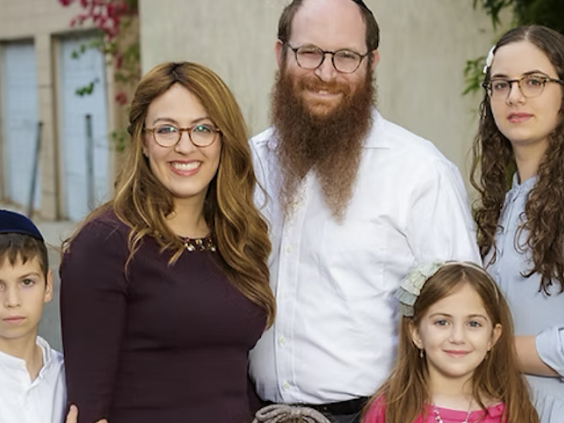 Rabbi Yisroel & Sara Bernath